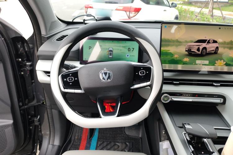Used CHANGAN CS75 PLUS 2026 Model, Smart Champion Edition 1.5T New Blue Whale Smart Navigation Version Steering Wheel