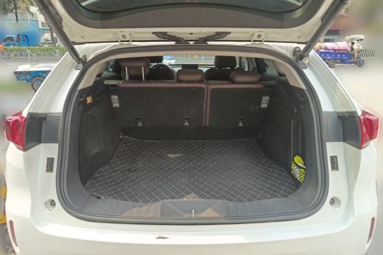 Used Wey VV7 2017 2.0T Flagship Model Trunk