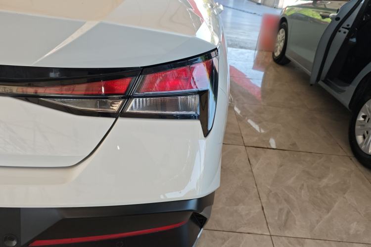 Used Hyundai Elantra 2023 1.5L CVT GLX Elite Edition Exterior 3