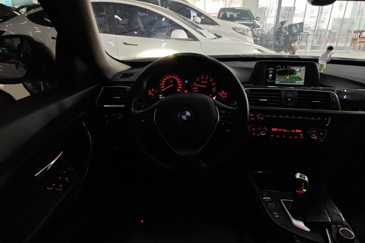 Used BMW 3 Series GT 2018 320i Sport Edition
