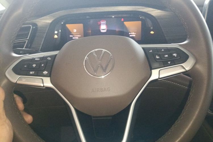 Used Volkswagen Viloran 2024 330TSI Luxury Edition Steering Wheel