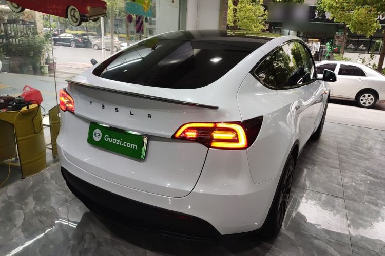 Used Tesla Model Y 2023 Rear-Wheel-Drive Version
