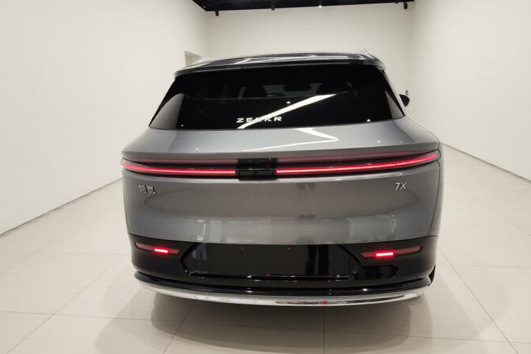 Used Zeekr 7X 2025 100 kWh Long-Range Rear-Wheel Drive with Intelligent Driving Features