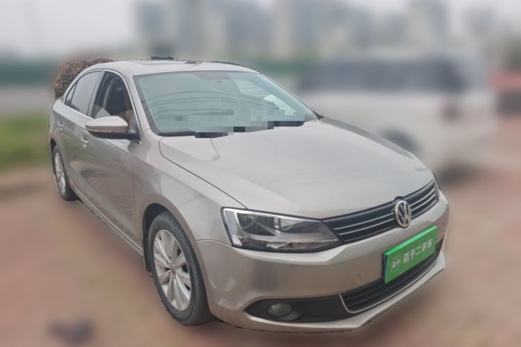 Used Volkswagen Sagitar 2014 Revised Version 1.6L Automatic Leading Edition Front Right 45 Deg