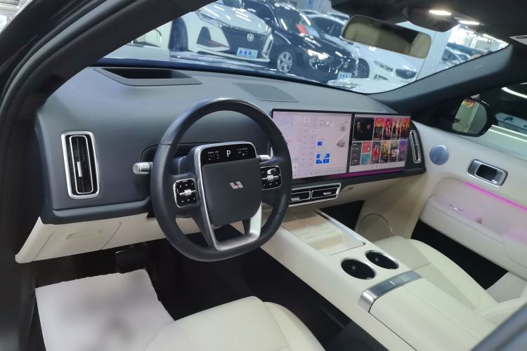 Used Li Auto L8 2024 Pro Model
