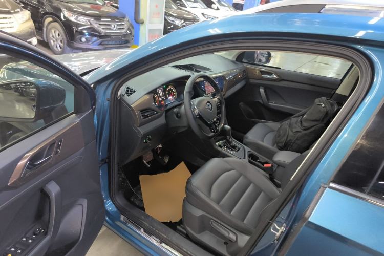 Used Volkswagen Tharu 2020 330TSI All-Wheel-Drive Luxury Edition China VI Standard