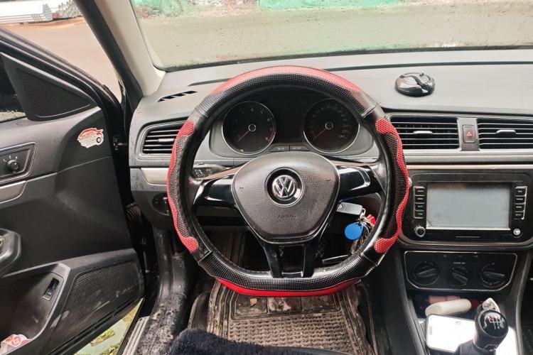 Used Volkswagen Lavida 2015 1.6L Manual Comfort Edition Steering Wheel