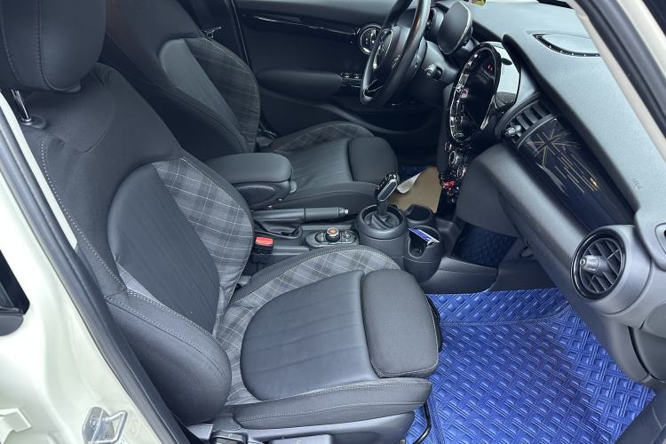 Used MINI 2019 1.5T COOPER Classic Edition Five-Door Version
