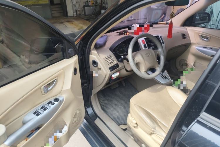 Used Hyundai Tucson 2013 2.0L Automatic Two-Wheel Drive Comfort Version Driver Seat