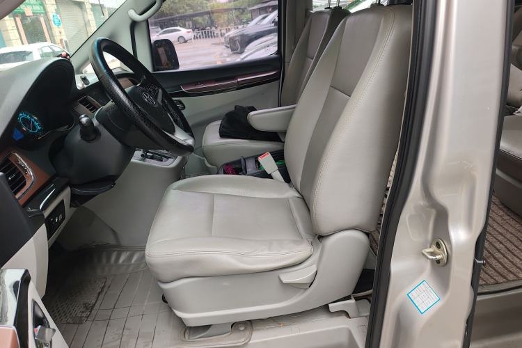 Used JAC Group Refine M5 2016 2.0T Gasoline Automatic Business Edition
