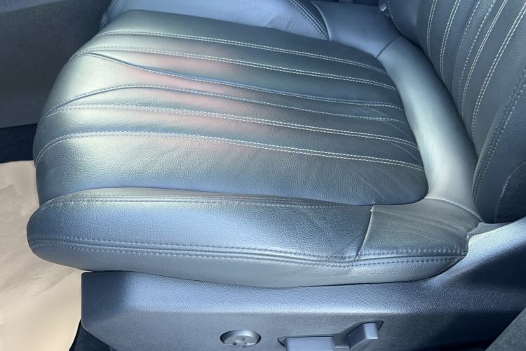 Used Peugeot 5008 2017 380THP 7-Seater Luxury Edition Interior 4