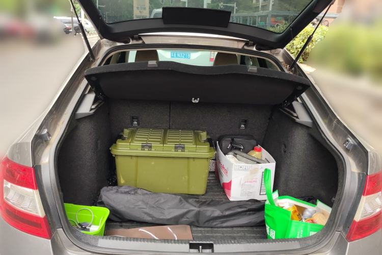 Used Skoda Octavia 2015 1.6L Automatic Yijie Edition Trunk