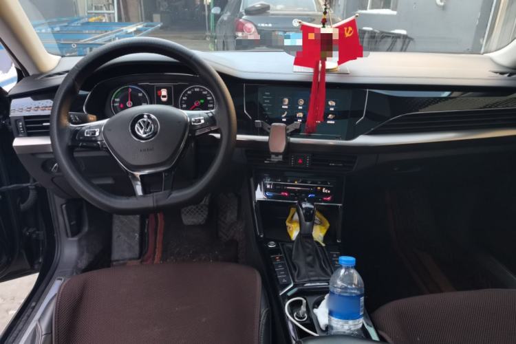 Used Volkswagen Passat New Energy 2020 430 PHEV Hybrid Elite Edition China VI Standard Center Console