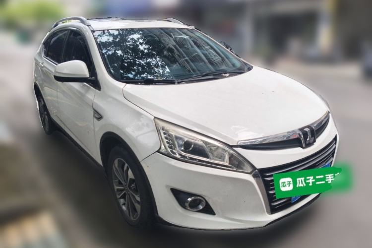 Used Luxgen U6 SUV 2017 1.8T Enhanced Charm Edition Front Right 45 Deg