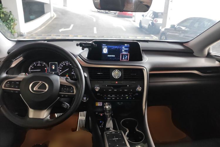 Used Lexus RX 2020 Facelifted 300 4x4 Elegant Edition Center Console