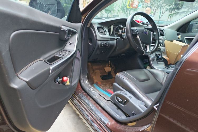 Used Volvo V60 2017 Cross Country T5 AWD China V Standard Driver Seat