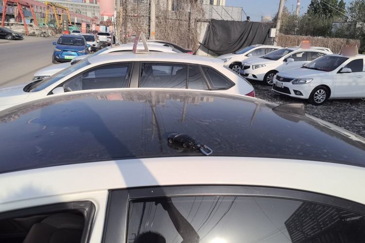 Used Geely Auto Emgrand 2017 Sedan Million Edition 1.5L Manual Luxury Model Roof