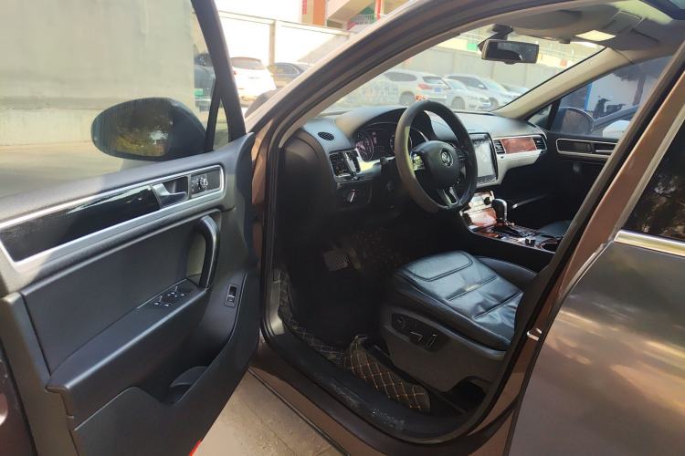 Used Volkswagen Touareg 2011 3.0 TSI Standard Version