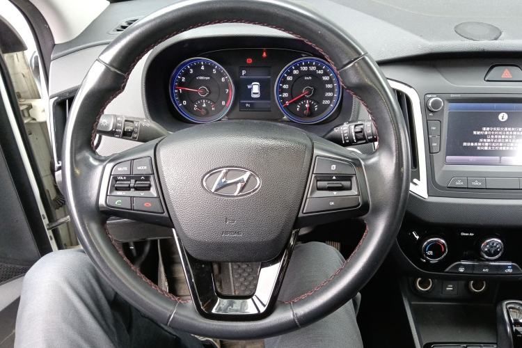 Used Hyundai ix25 2017 1.4T Automatic Smart Version
