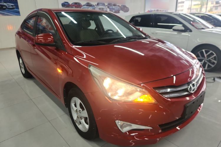 Used Hyundai Verna (older generation) 2016 1.4L Manual Smart GLS Trim Front Right 45 Deg