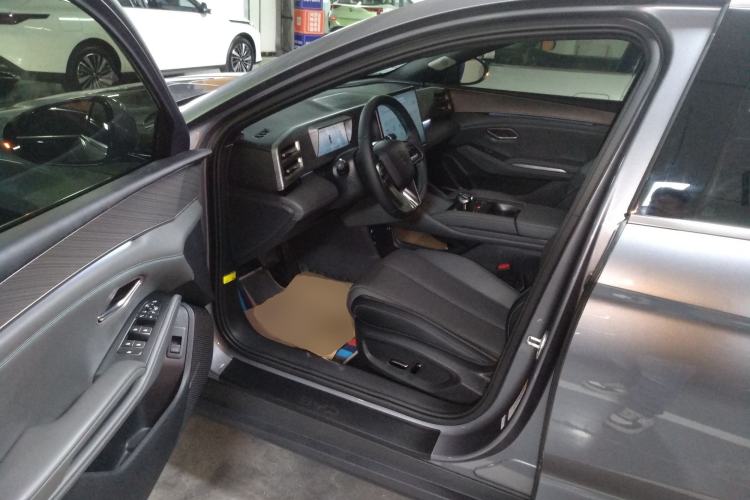 Used BYD Qin L 2024 DM-i 120KM Excellence Model