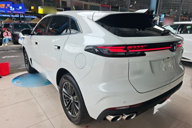 Used Changan UNI-K 2024 2.0T Two-Wheel Drive YueShang Trim
