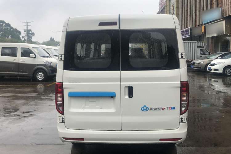 Used CHANGAN KUAYUE Xing V7 EV 2024 251 km Hatchback Luxury Version 9 Seats Exterior 4