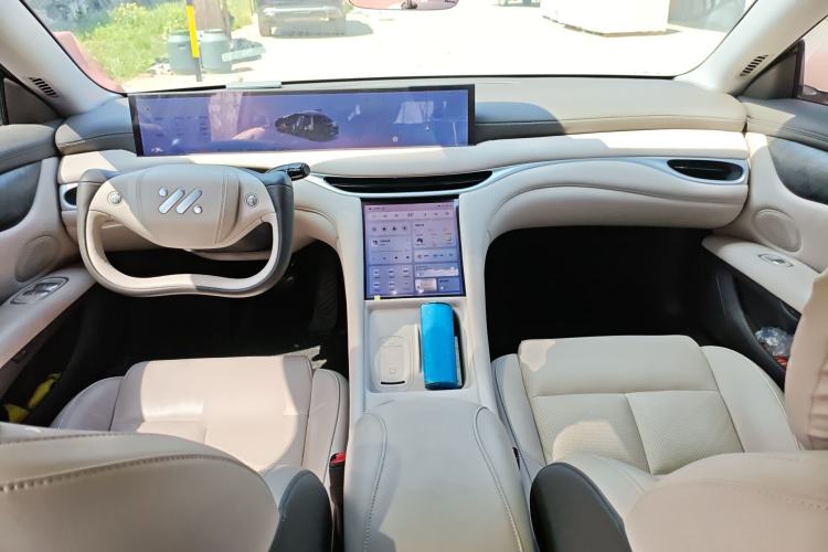 Used IM L6 2024 Max Standard Edition Center Console