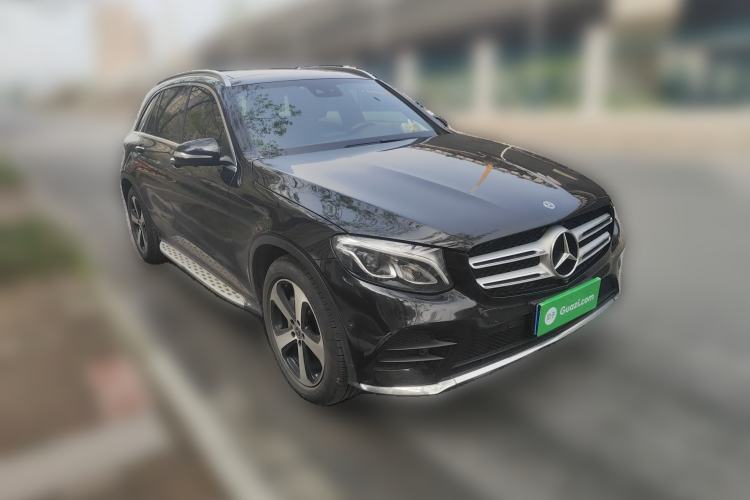 Used Mercedes-Benz GLC 2019 Facelift GLC 260 L 4MATIC Luxury Model Front Right 45 Deg