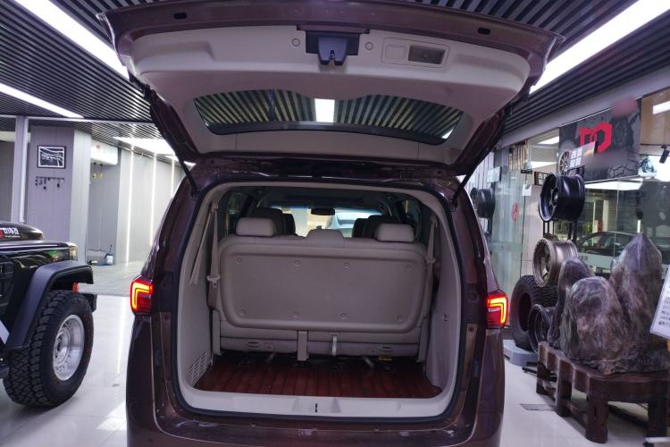 Used Buick GL8 2021 Land Cruiser Executive Class 652T Luxury Model Trunk