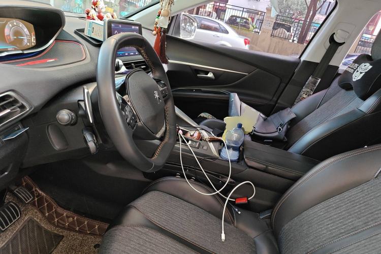 Used Peugeot 5008 2017 350THP 7-Seater Elite Edition Left Front Seat