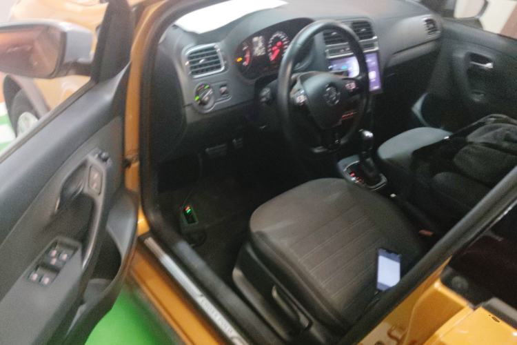 Used Volkswagen Polo 2016 1.6L Cross Polo Automatic Driver Seat