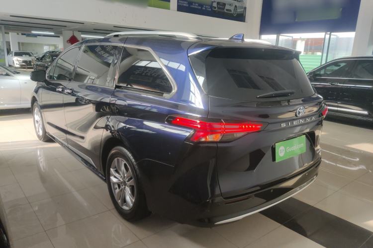 Used Toyota Sienna 2021 2.5L Hybrid Platinum Edition