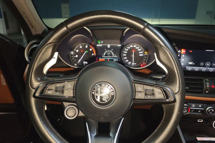 Used Alfa Romeo Giulia 2021 2.0T 280HP Luxury Edition
