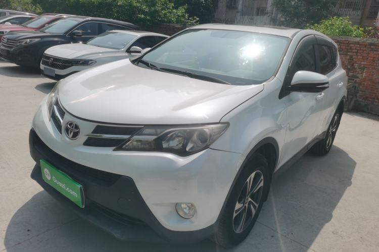 Used Toyota RAV4 2015 2.0L CVT Two-Wheel Drive Fashion Edition