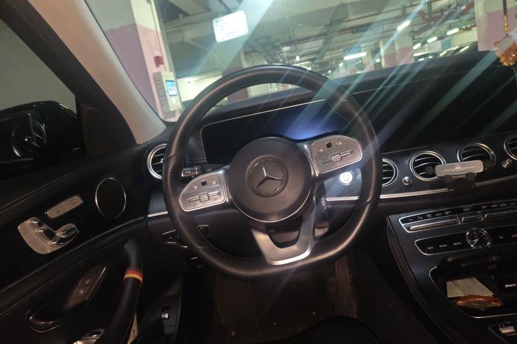 Used Mercedes-Benz E-Class 2019 E 300 L Sport Luxury Edition Steering Wheel