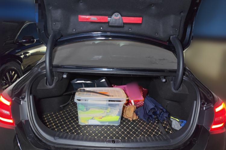 Used Hongqi H5 2020 1.5T DCT Flagship Edition Trunk