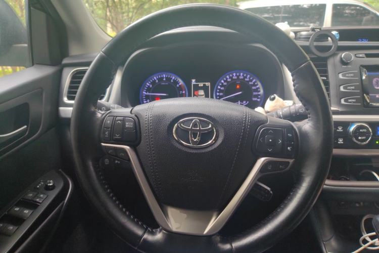 Used Toyota Highlander 2018 2.0T Four-Wheel Drive Luxury Edition 7 Seats China V Emission Standard