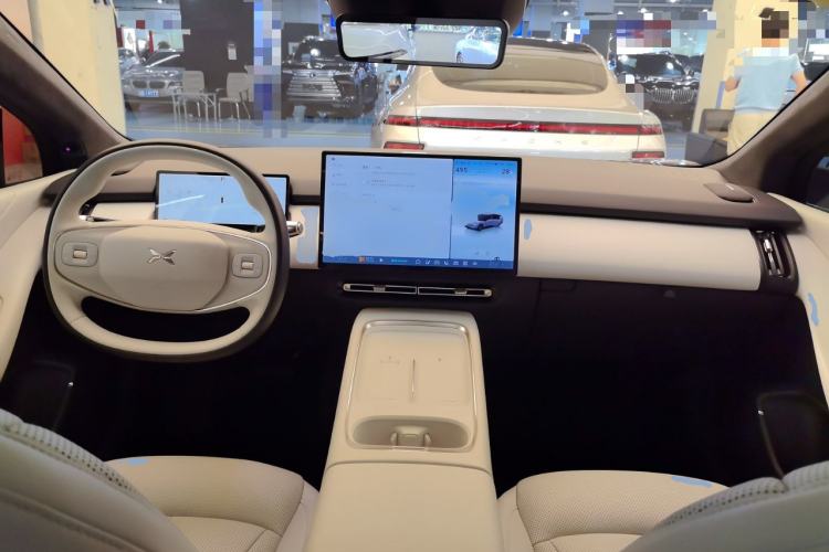 Used XPeng P7+ 2024 Ultra-Long Range Max Center Console