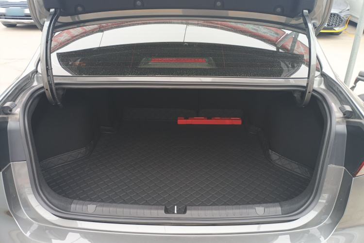 Used Geely Auto Emgrand 2025 4th Generation 1.5L Manual – Dragon Edition
