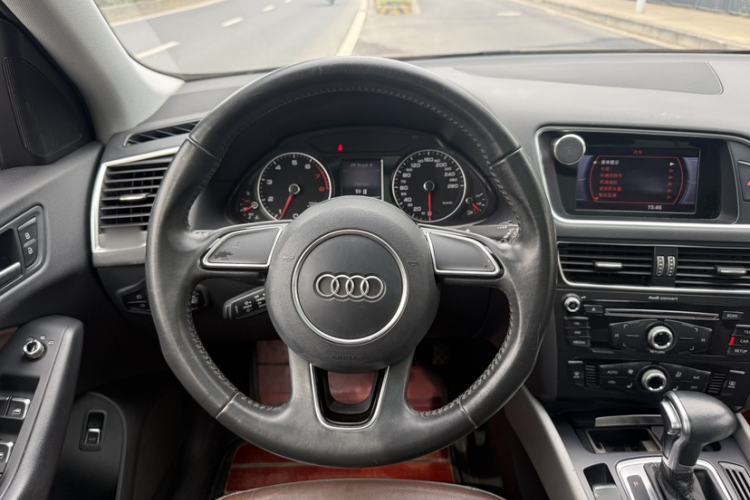 Used Audi Q5 2017 Plus 40 TFSI Ambition Model Interior 2
