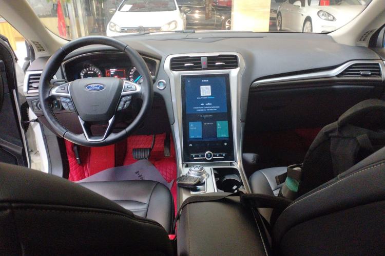 Used Ford Mondeo 2020 EcoBoost 180 Stylish Model Center Console