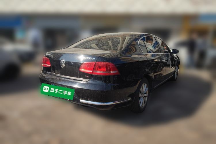 Used Volkswagen Magotan 2015 Facelift 1.8TSI Luxury Model Rear Right 45 Deg