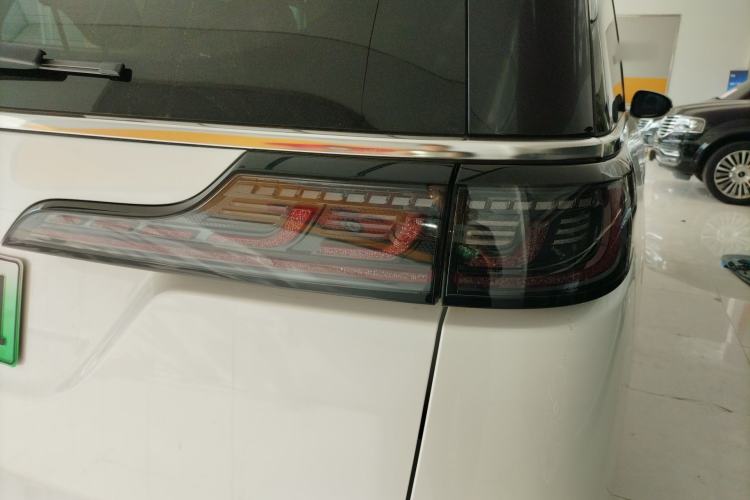 Used VOYAH Dream 2022 Low-Carbon Edition Dream+ Smart Enjoyment Package Right Rear Taillight