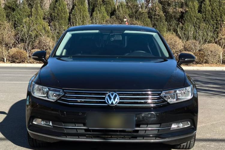 Used Volkswagen Magotan 2017 330TSI DSG Leading Model
