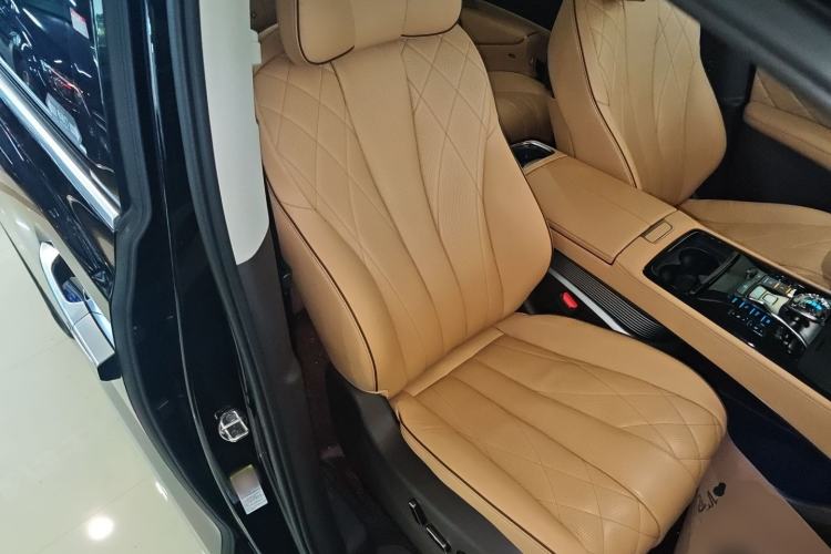 Used Denza D9 2024 DM-i 980 Four-Wheel Drive Prestige Model Right Front Seat