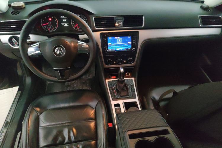 Used Volkswagen Passat 2011 1.8 TSI DSG Prestige Edition Center Console