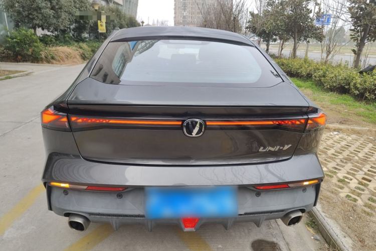 Used Changan UNI-V 2022 1.5T Prestige Version
