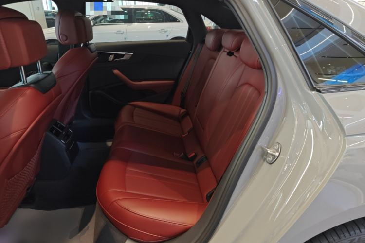 Used Audi A4L 2025 2 Million Units Enjoyment Version 40 TFSI Luxury Dynamic Edition Left Rear Seat