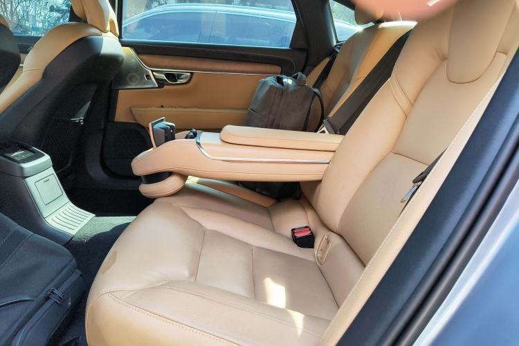 Used Volvo S90 New Energy 2019 T8 e-Drive Hybrid Intelligent Luxury Version China VI Standard
